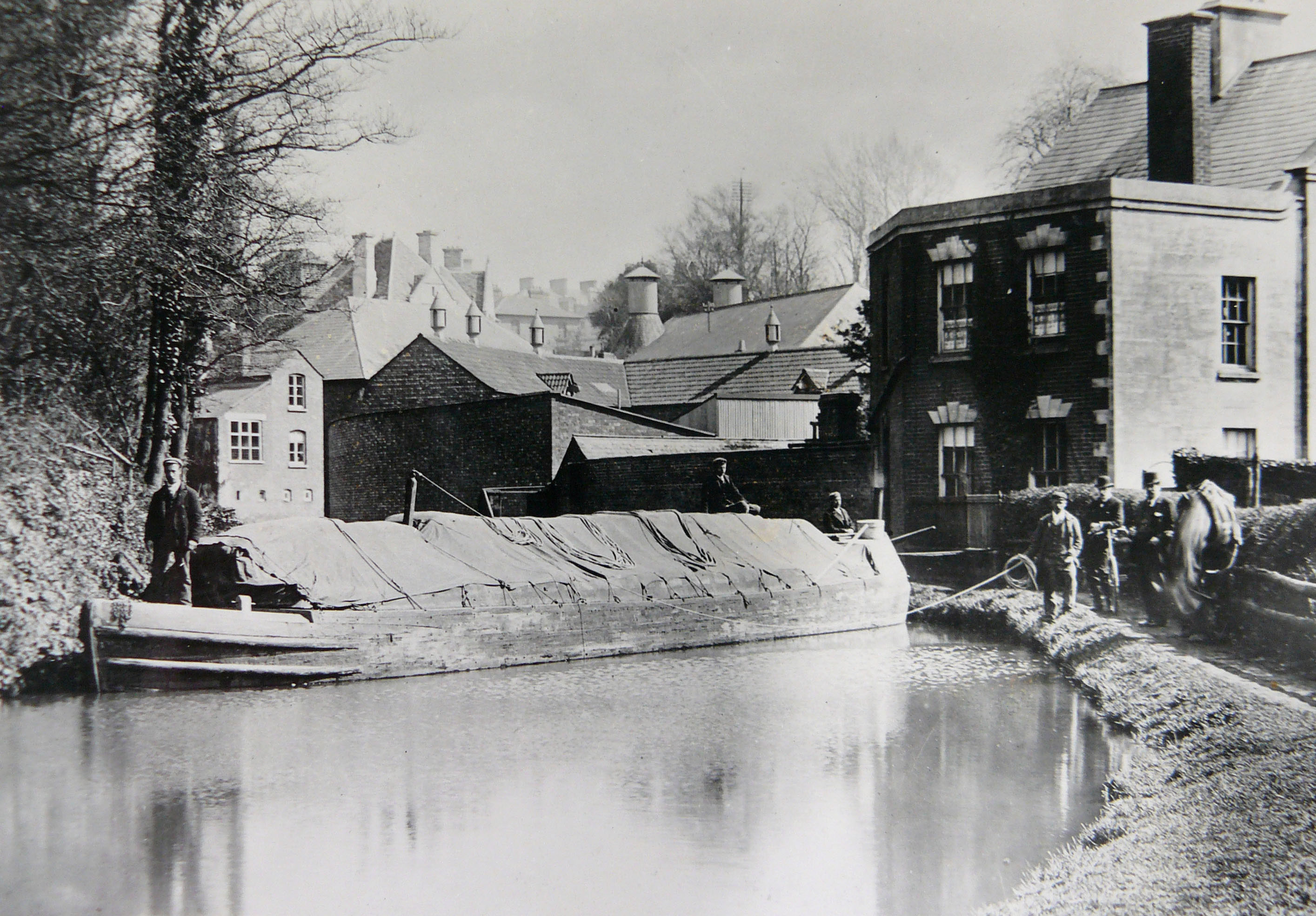 Boat Trial at Wallbridge in 1899 (Gloucestershire Archives D2899)