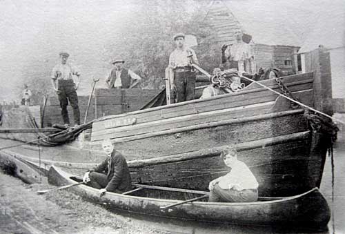 Unloading coal from a barge (Mike Mills)