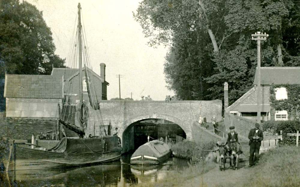 Pike Bridge with coal wharf on left (Howard Beard)