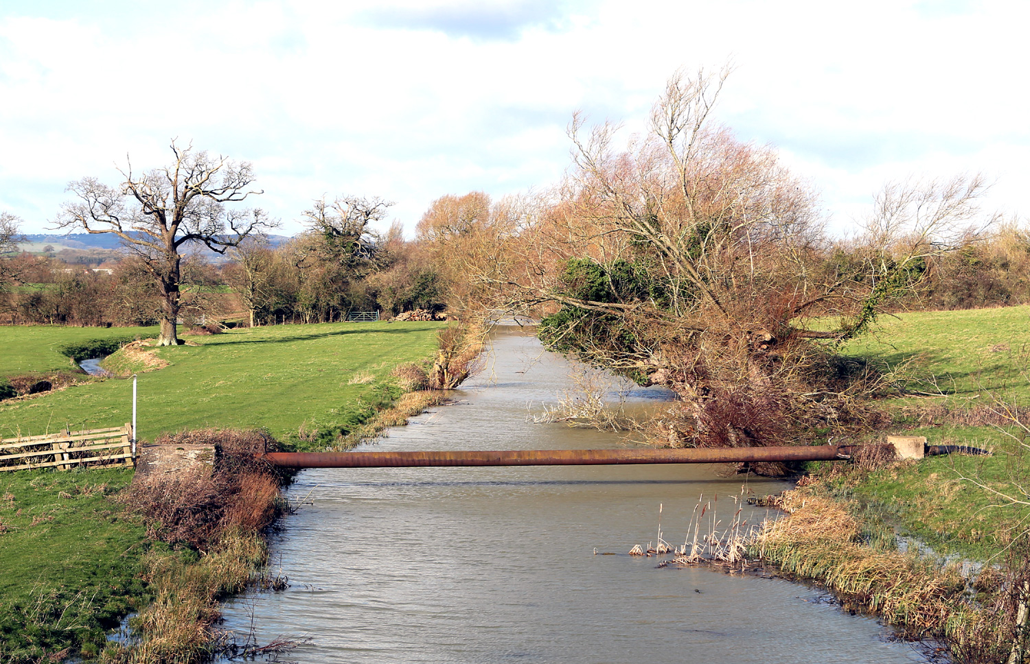 Oil pipeline near Occupation Bridge (Cotswold Canals Trust)