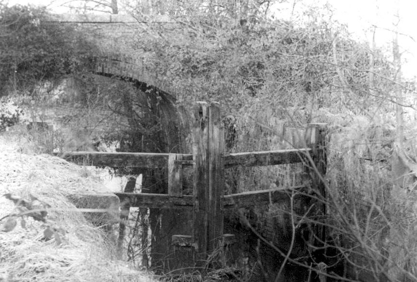 Westfield Lock and Bridge in the 1960s (Norman Andrews)